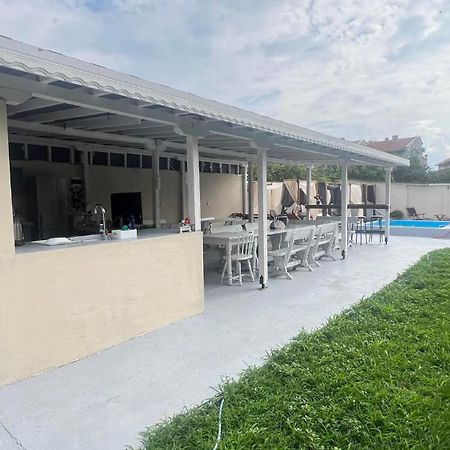 Family Hotel Malibu Τσερνομόρετς Εξωτερικό φωτογραφία