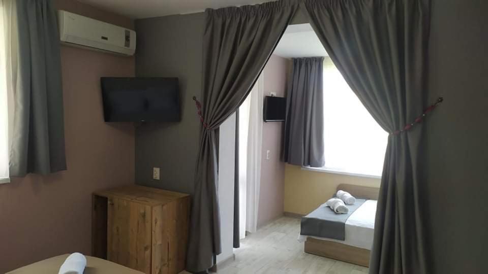 Family Hotel Malibu Τσερνομόρετς Εξωτερικό φωτογραφία