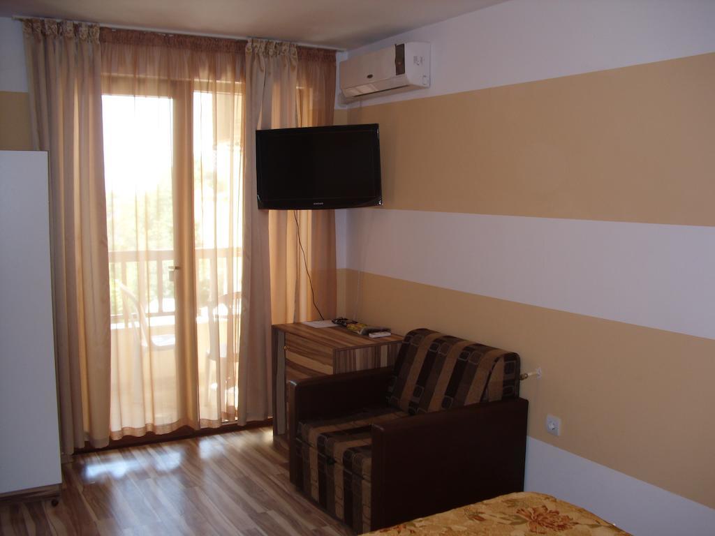 Family Hotel Malibu Τσερνομόρετς Εξωτερικό φωτογραφία