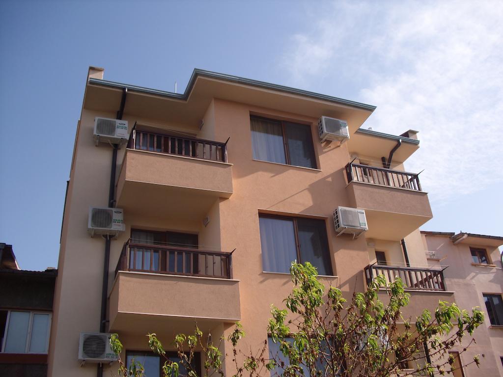 Family Hotel Malibu Τσερνομόρετς Εξωτερικό φωτογραφία