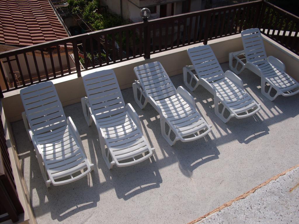 Family Hotel Malibu Τσερνομόρετς Εξωτερικό φωτογραφία