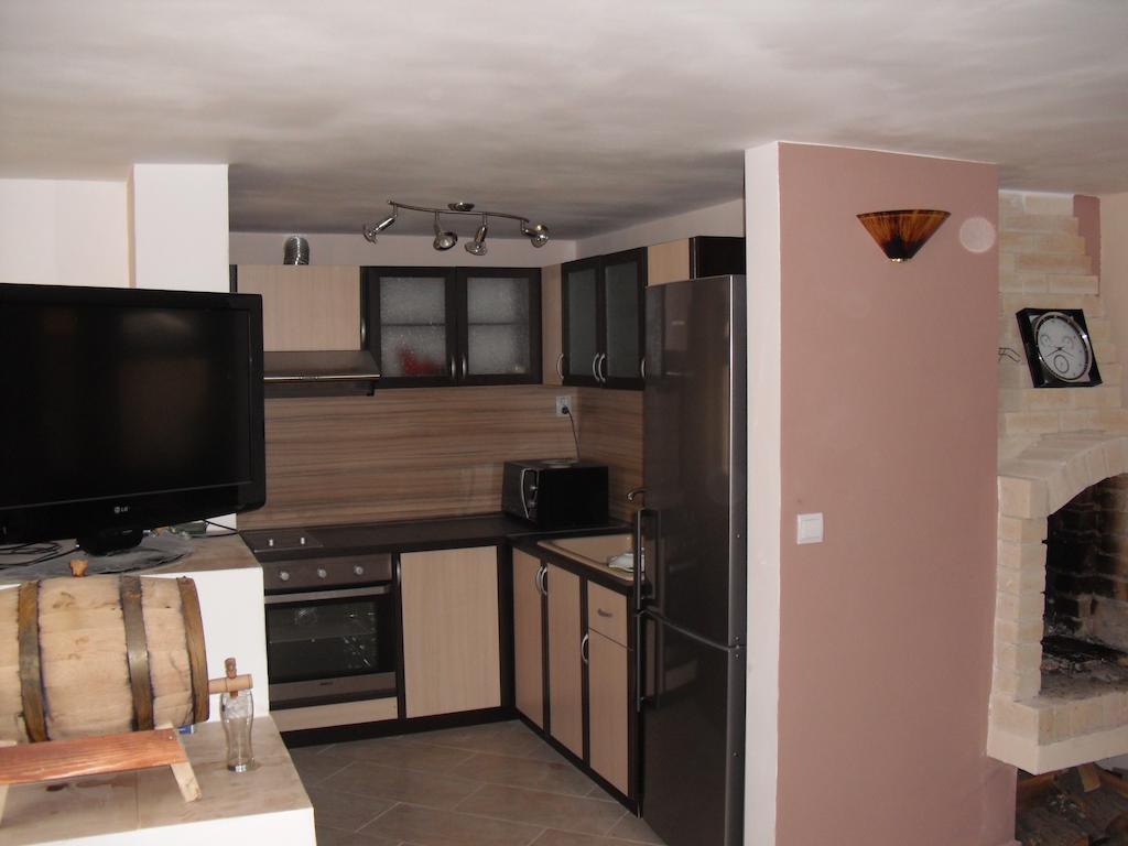 Family Hotel Malibu Τσερνομόρετς Εξωτερικό φωτογραφία