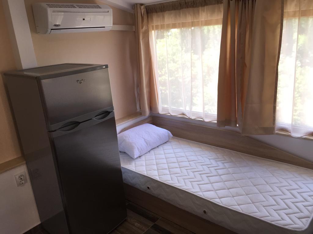 Family Hotel Malibu Τσερνομόρετς Εξωτερικό φωτογραφία