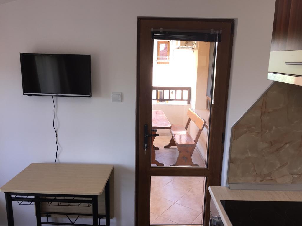 Family Hotel Malibu Τσερνομόρετς Εξωτερικό φωτογραφία