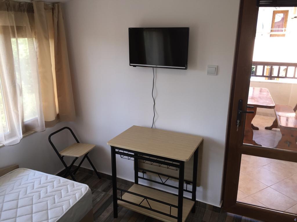 Family Hotel Malibu Τσερνομόρετς Εξωτερικό φωτογραφία