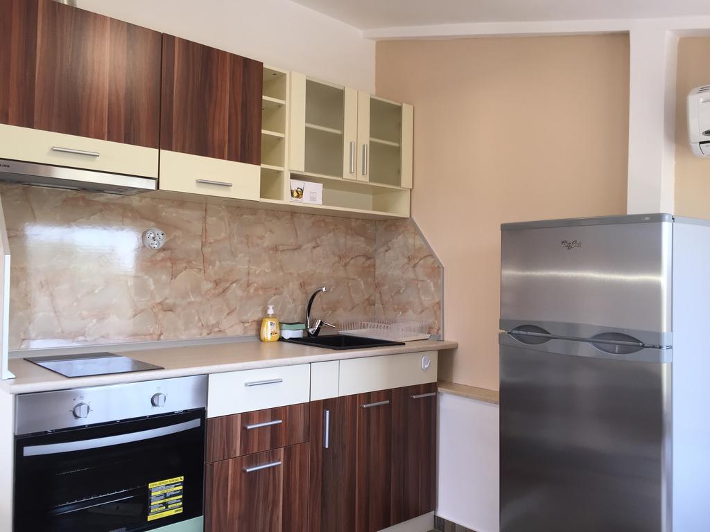 Family Hotel Malibu Τσερνομόρετς Εξωτερικό φωτογραφία